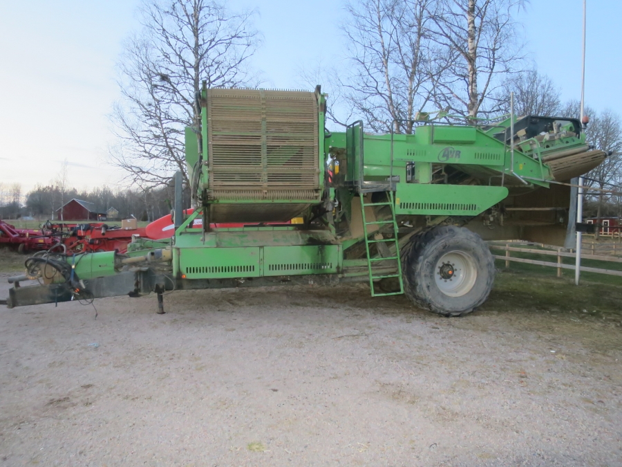 5164 AVR Spirit 8200 potatisupptagare