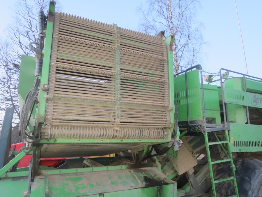 5164 AVR Spirit 8200 potatisupptagare
