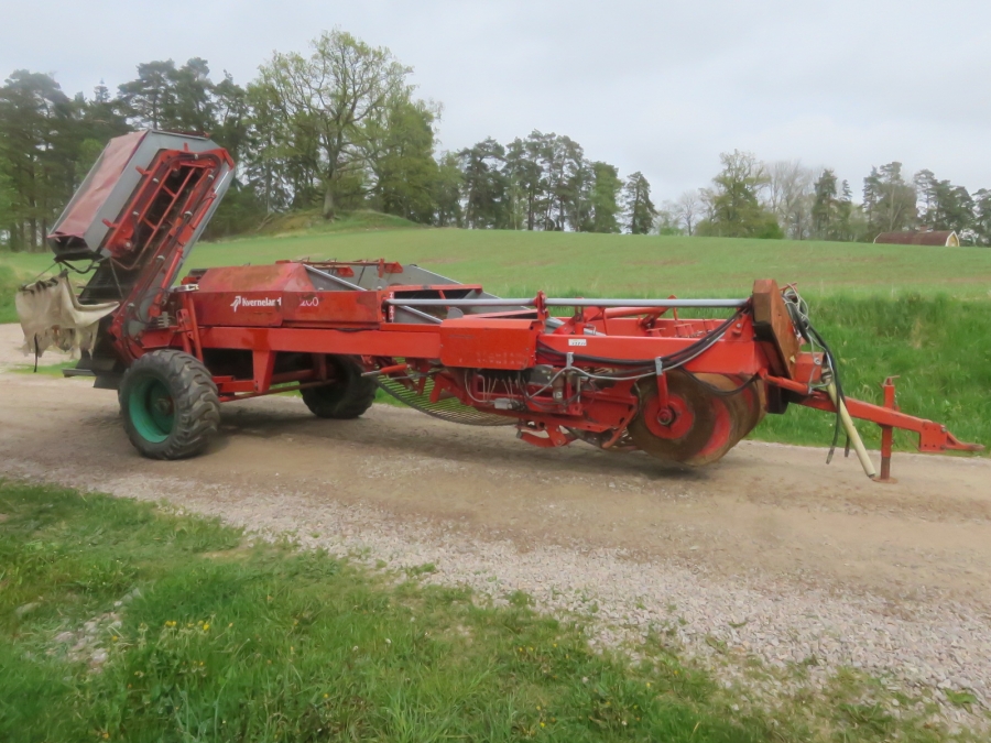 5217 Kverneland Underhaug UN2200 potatisupptagare