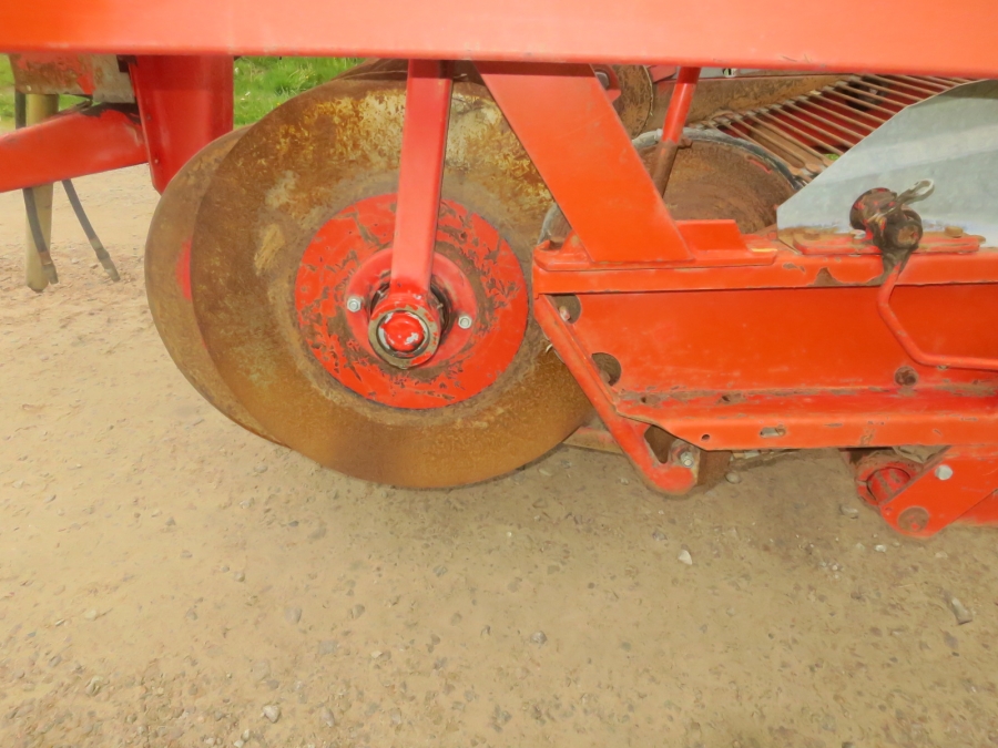 5217 Kverneland Underhaug UN2200 potatisupptagare