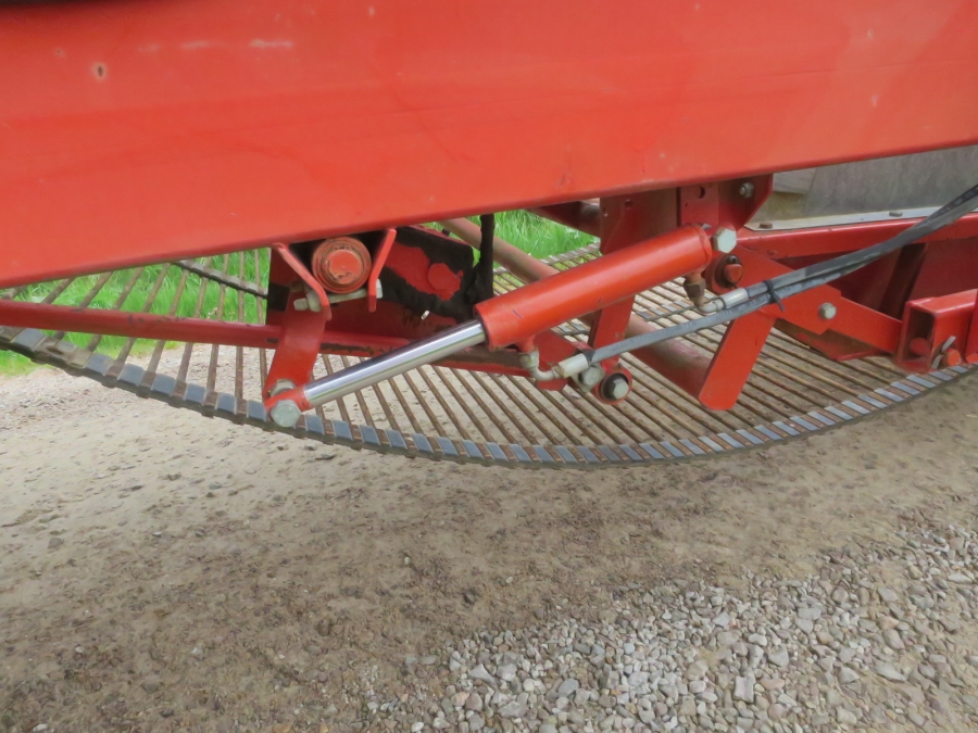 5217 Kverneland Underhaug UN2200 potatisupptagare