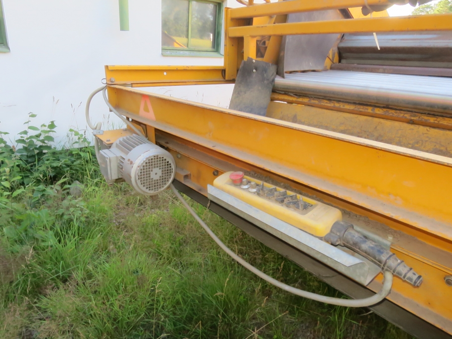 5232 Climax 500 receiving hopper