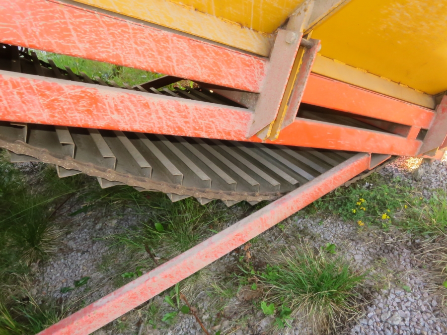 5232 Climax 500 receiving hopper