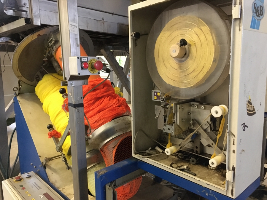 5248 Sorma S&B net clipping line with weigher