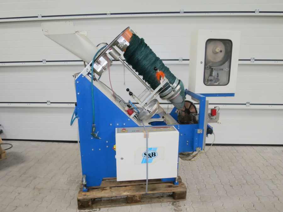 5248 Sorma S&B net clipping line with weigher
