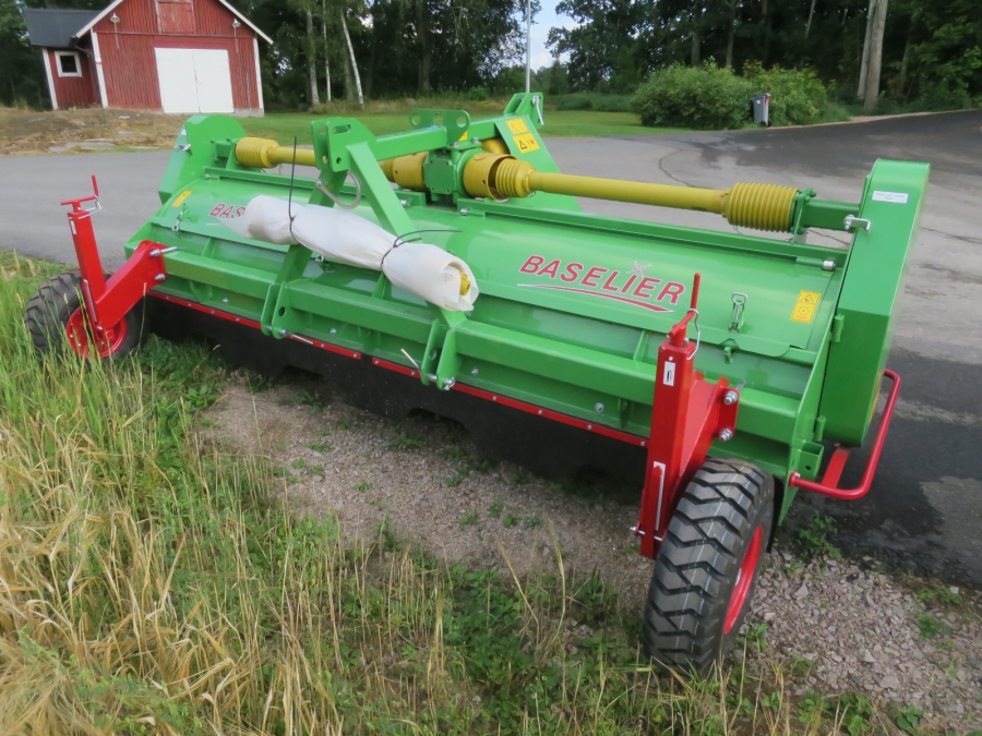 5263 Baselier haulm topper 4LKB320 