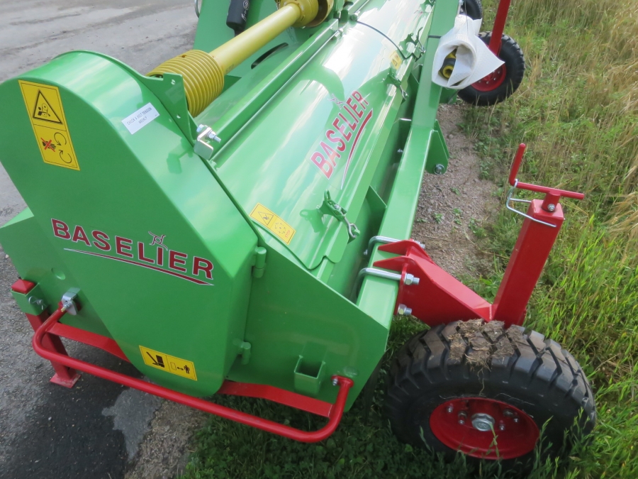5263 Baselier haulm topper 4LKB320 