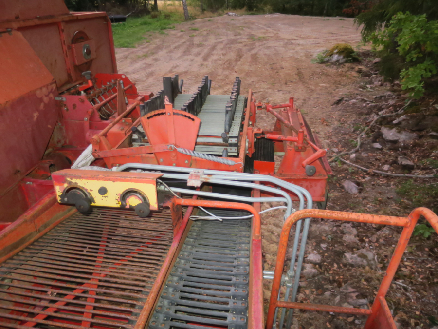 5268 Grimme SE70-20 potato harvester