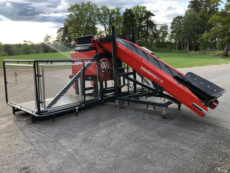 5270 Miedema MB55 box filler with RT30 belt elevator