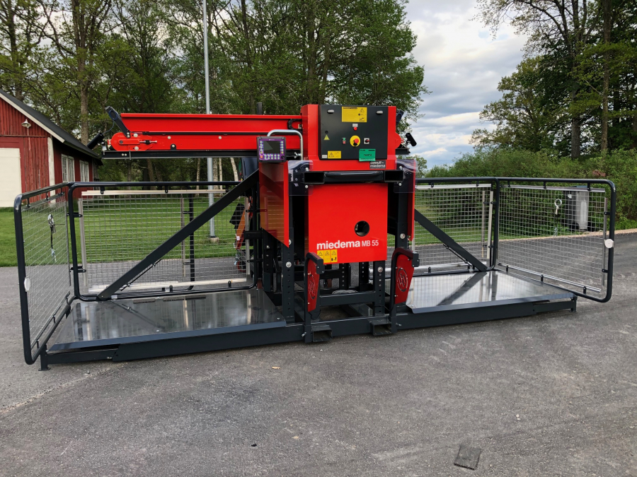 5270 Miedema MB55 box filler with RT30 belt elevator