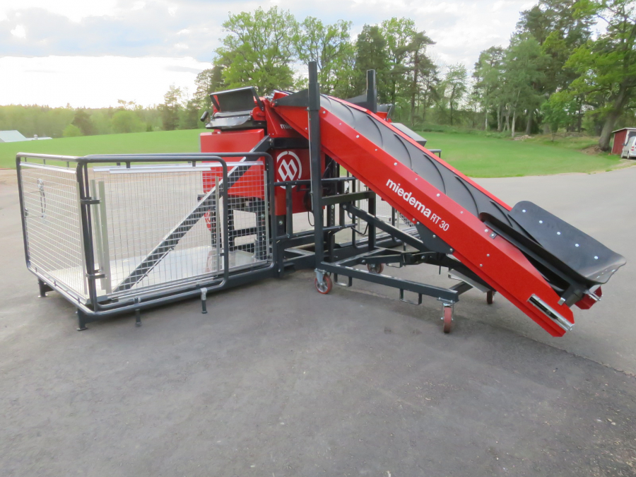 5270 Miedema MB55 box filler with RT30 belt elevator