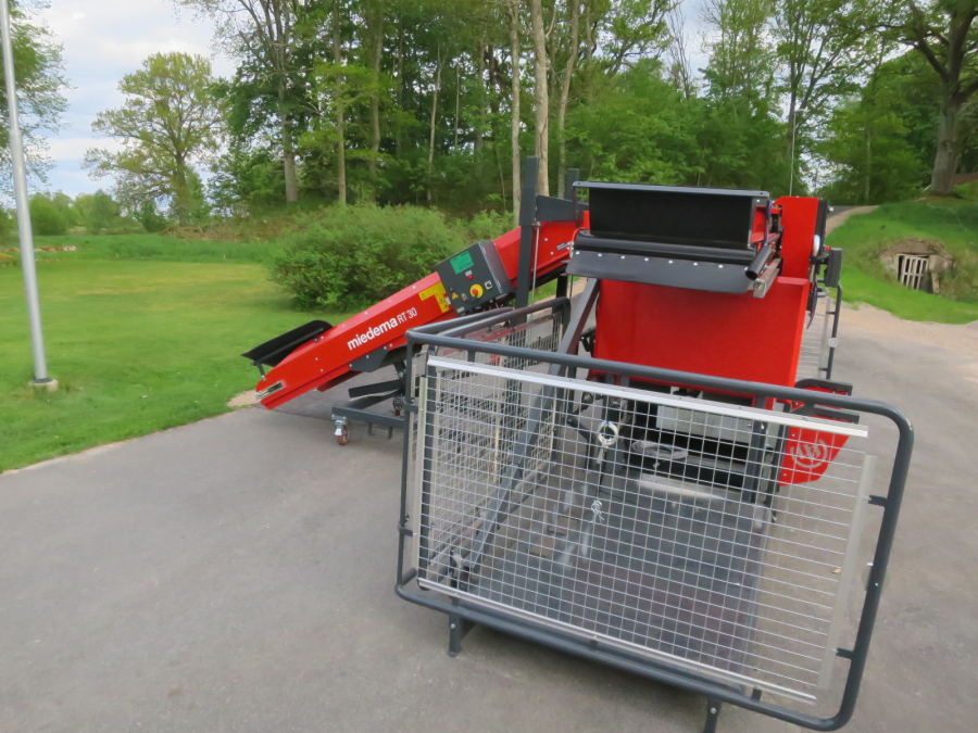5270 Miedema MB55 box filler with RT30 belt elevator