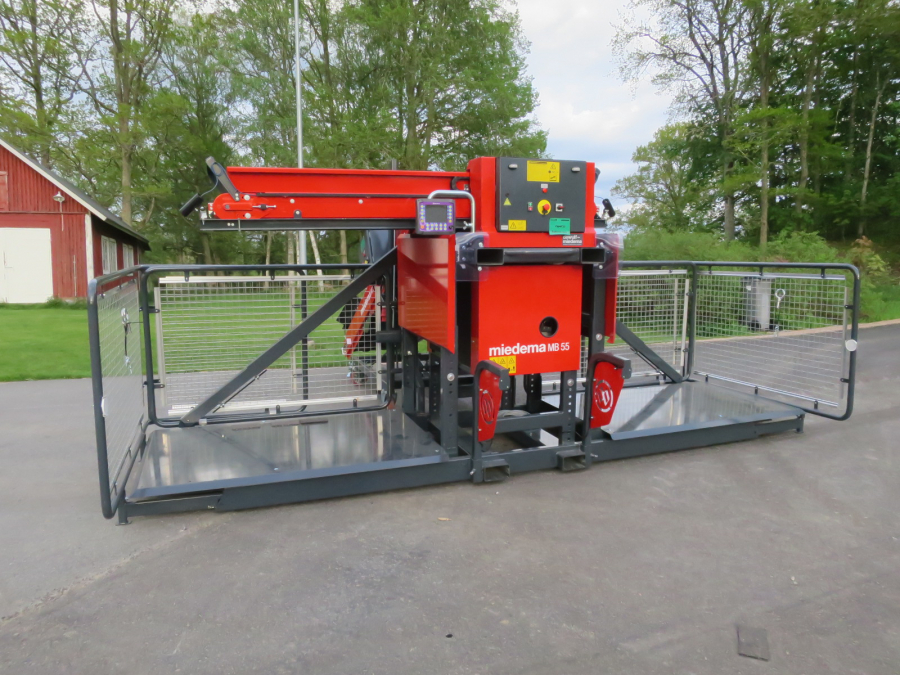 5270 Miedema MB55 box filler with RT30 belt elevator