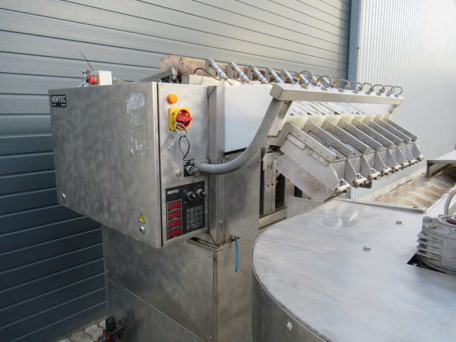 5289 Newtec bagger and weigher for BAKED POTATOES