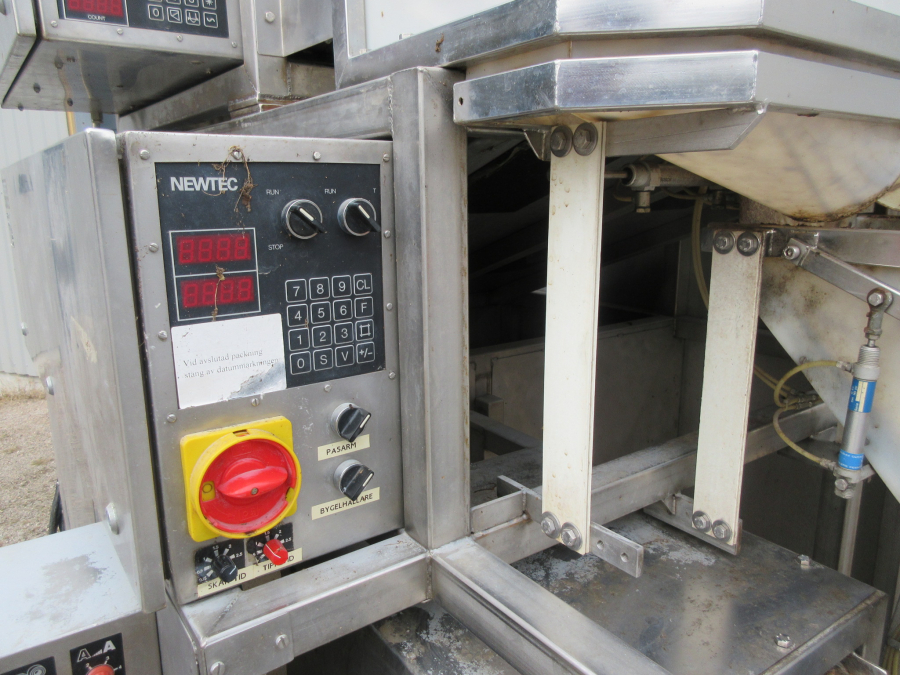 5343 Newtec 2000/G40 weigher and bagger
