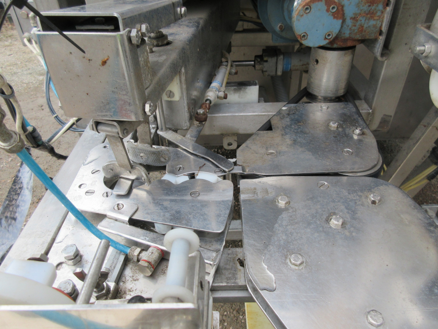 5343 Newtec 2000/G40 weigher and bagger
