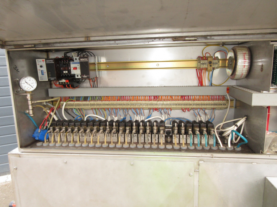 5343 Newtec 2000/G40 weigher and bagger
