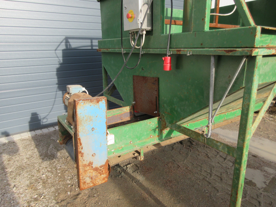 5374 Kistenkipper mit Bunker max Kisten 1350 mm 