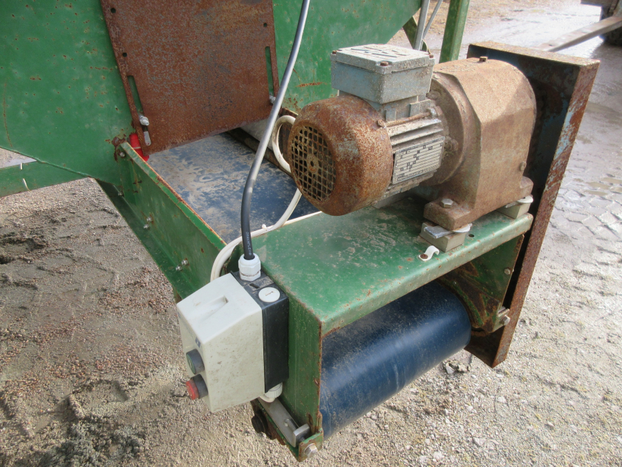 5374 Kistenkipper mit Bunker max Kisten 1350 mm 