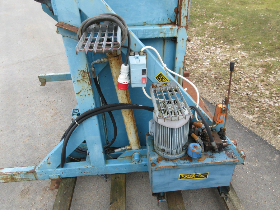5389 EMVE hydraulic box turner
