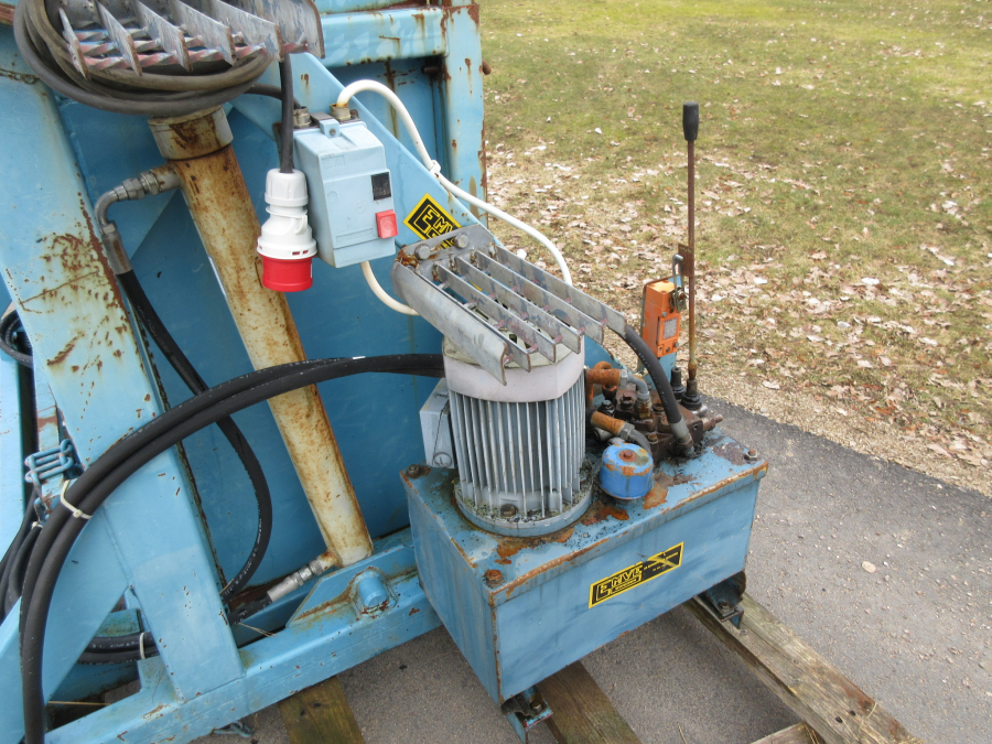 5389 EMVE hydraulic box turner