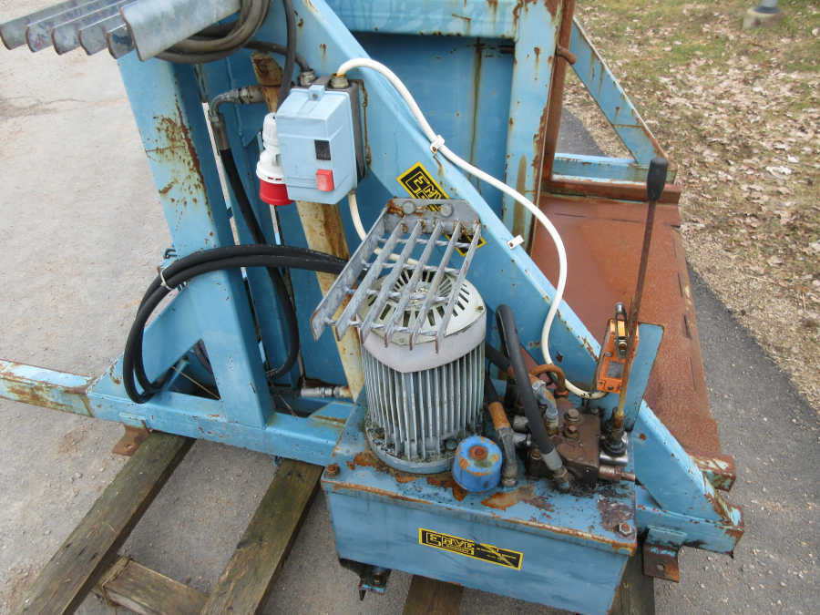 5389 EMVE hydraulic box turner