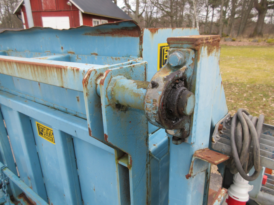 5389 EMVE hydraulic box turner