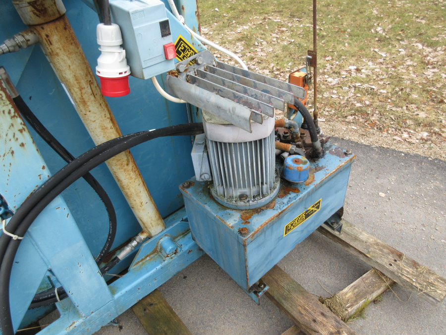 5389 EMVE hydraulic box turner