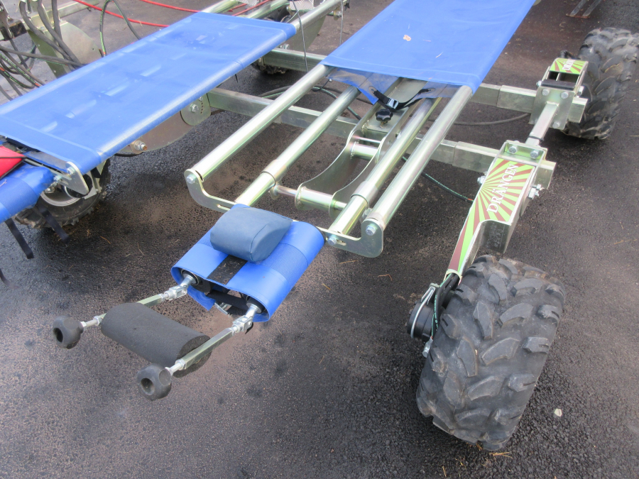 5402 Drangen working station for manual weeding harvesting etc