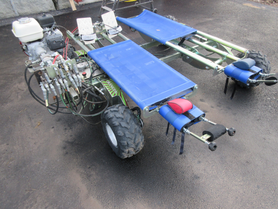 5402 Drangen working station for manual weeding harvesting etc
