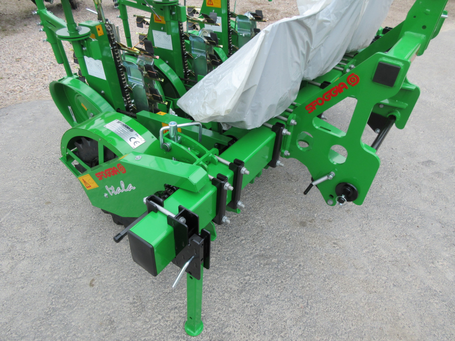 5432 Sfoggia Itala transplanter 3 row 