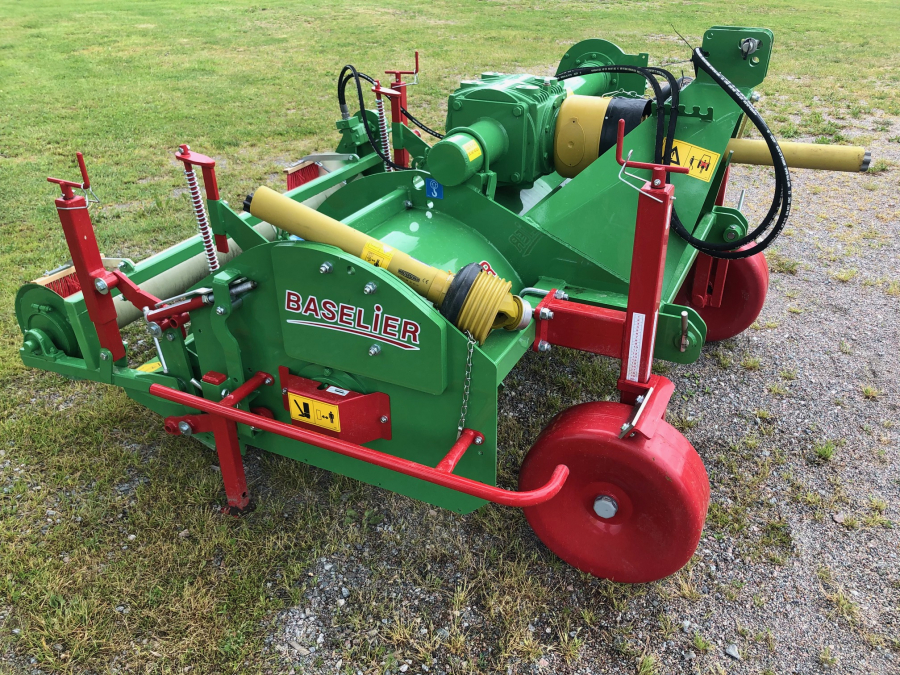 5450 Baselier cultivator with bedformer