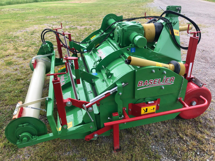 5450 Baselier cultivator with bedformer