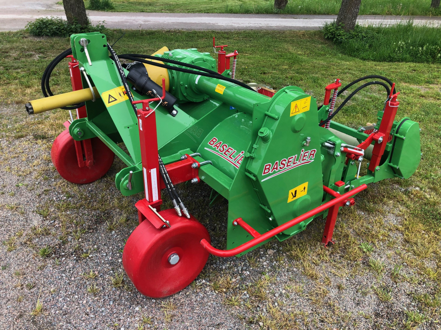 5450 Baselier cultivator with bedformer