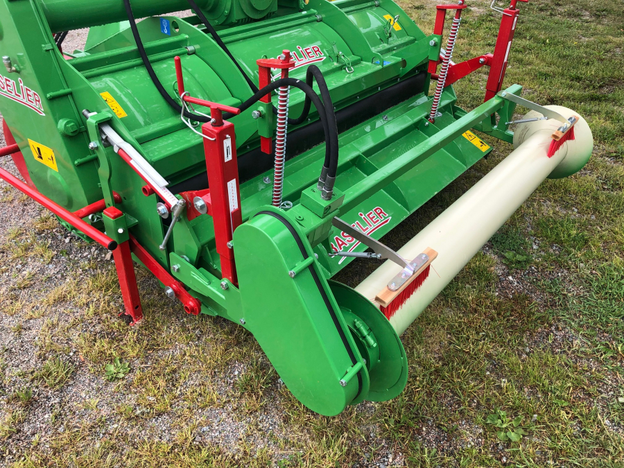 5450 Baselier cultivator with bedformer