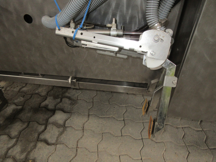 5460 Newtec Becherfüllmaschine NBM61 für becher