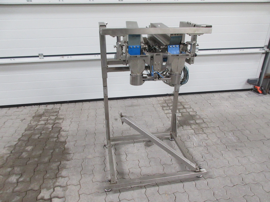 5460 Newtec Becherfüllmaschine NBM61 für becher