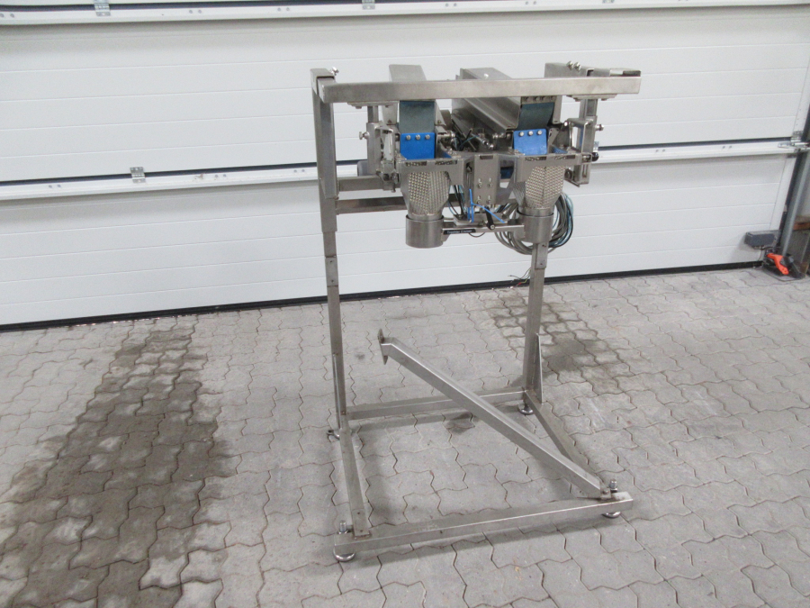 5460 Newtec Becherfüllmaschine NBM61 für becher