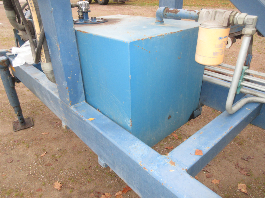 5499 Asa-Lift T-100 DF carrot harvester with elevator