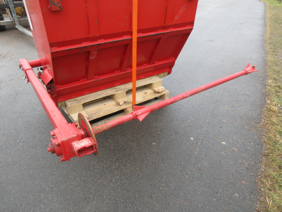 5557 CM Regero sand spreader sander for bed