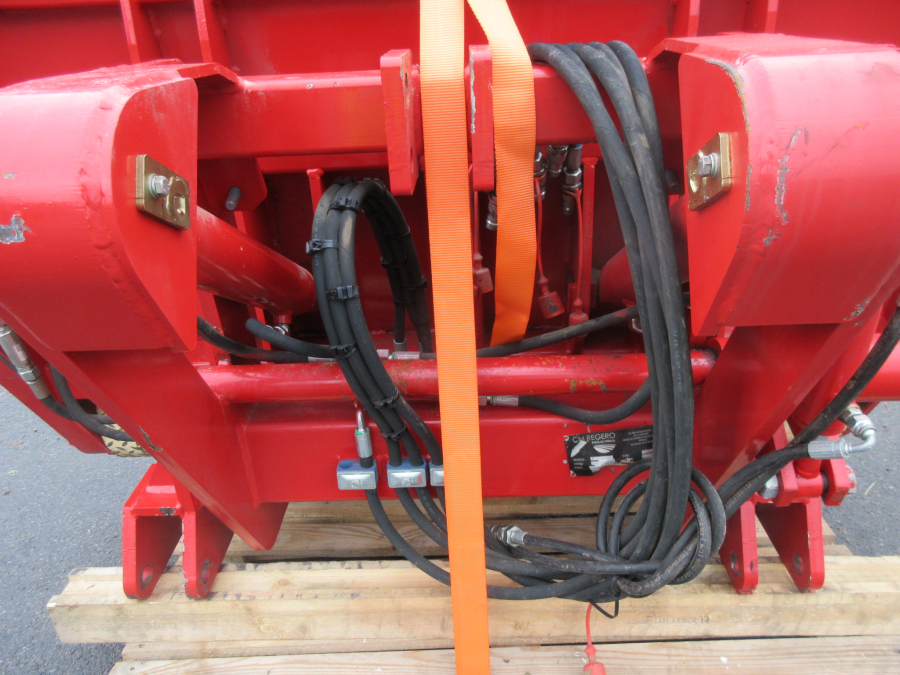 5557 CM Regero sand spreader sander for bed