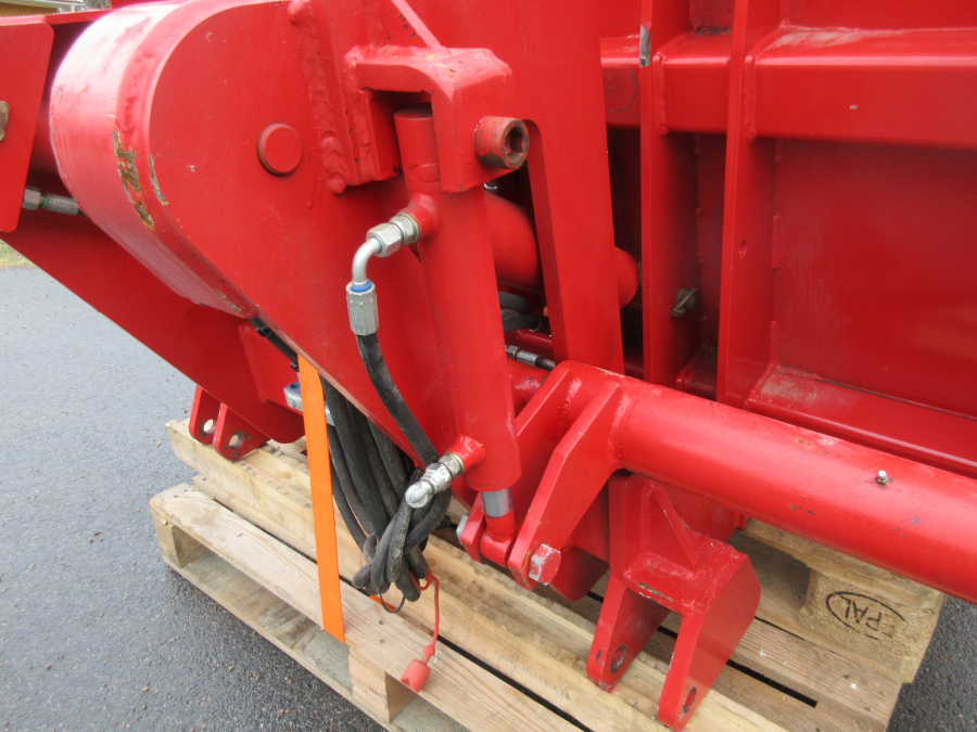 5557 CM Regero sand spreader sander for bed