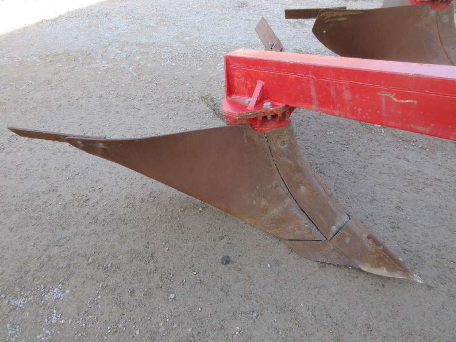5561 Reekie bed plough with cultivator