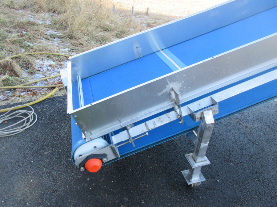 5566 Turatti elevator 3600x650 mm Rostfritt utförande