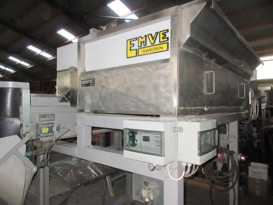 5655 Newtec 2009XB weigher for carrots and potato