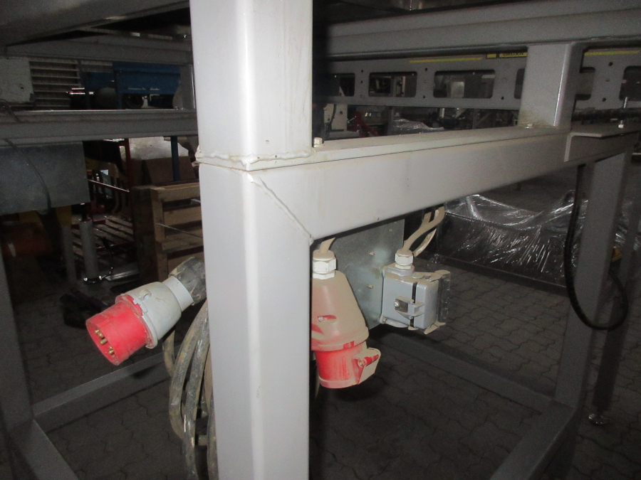 5655 Newtec 2009XB weigher for carrots and potato