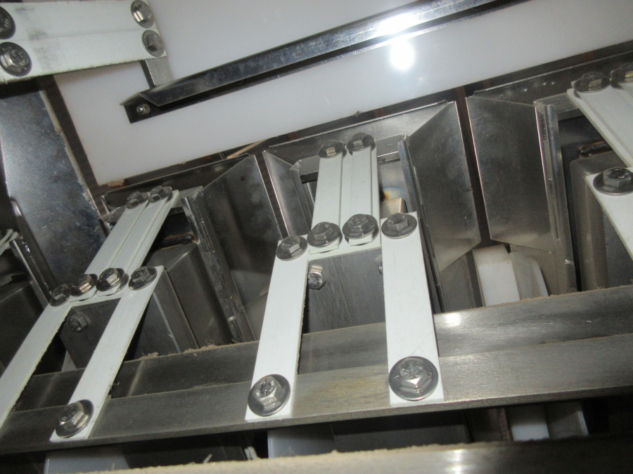 5655 Newtec 2009XB weigher for carrots and potato