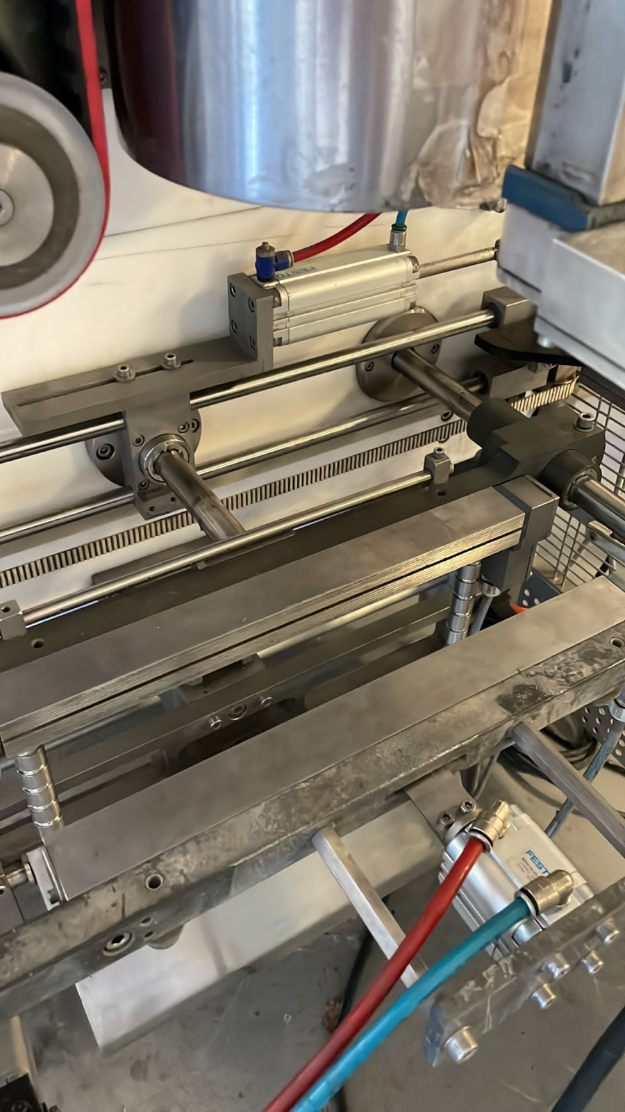 5656 Innotech Revo 3800 vertical bagger
