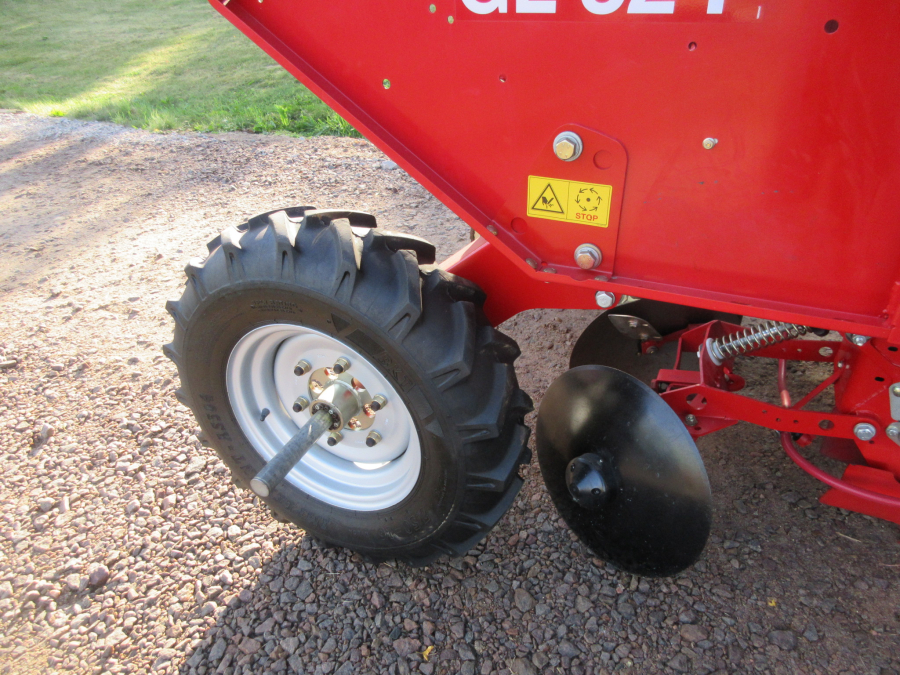 5668 Grimme GL32F potatissättare kombi 