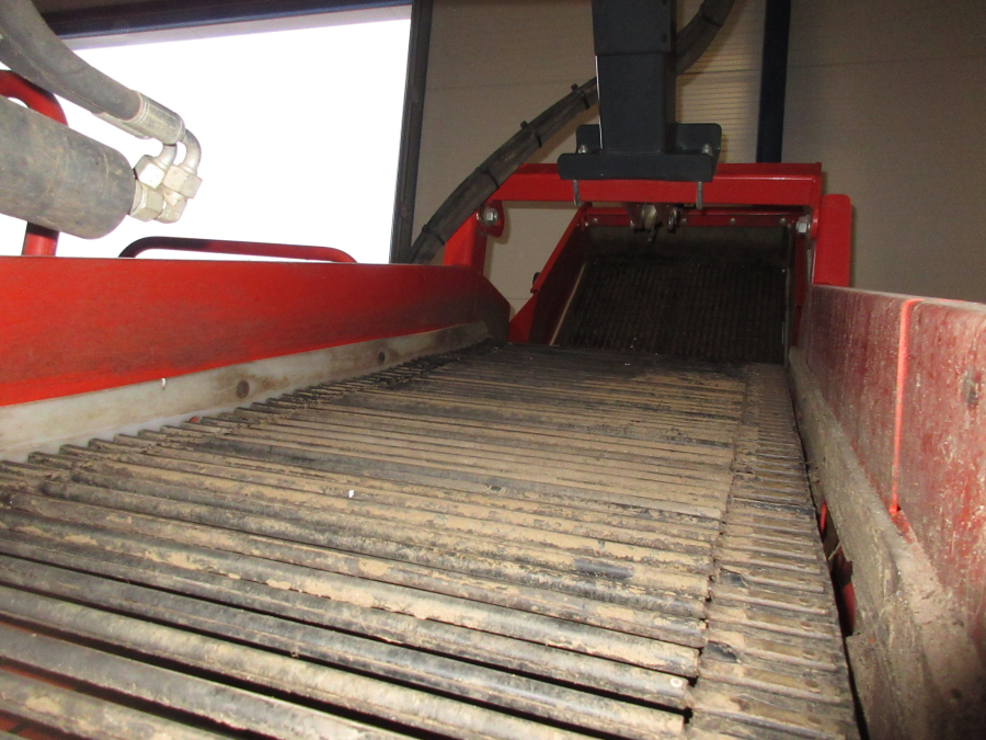 5739 Dewulf GBC Möhrenroder Karottenroder 1 Reihe mit Bunker